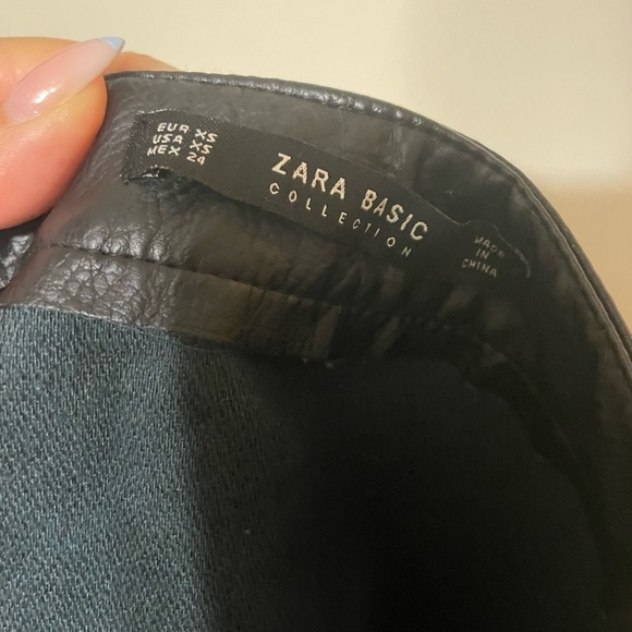 Zara Basic collection black vegan leather A-Line mini skirt size XS - Picture 9 of 10